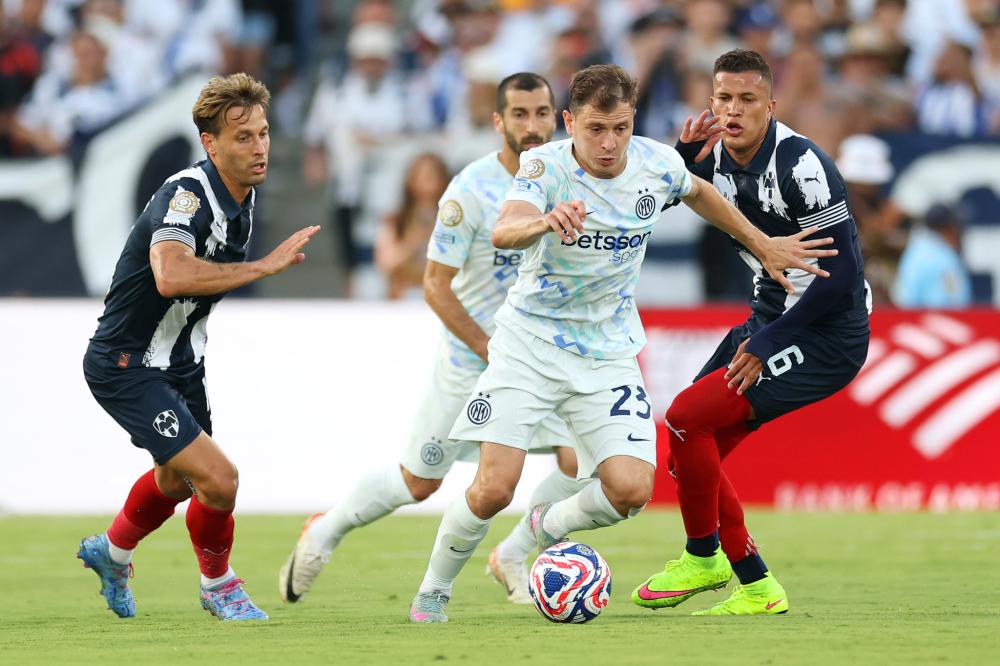 记者：李可并未参加申花赛前合练，明天能否首发存疑